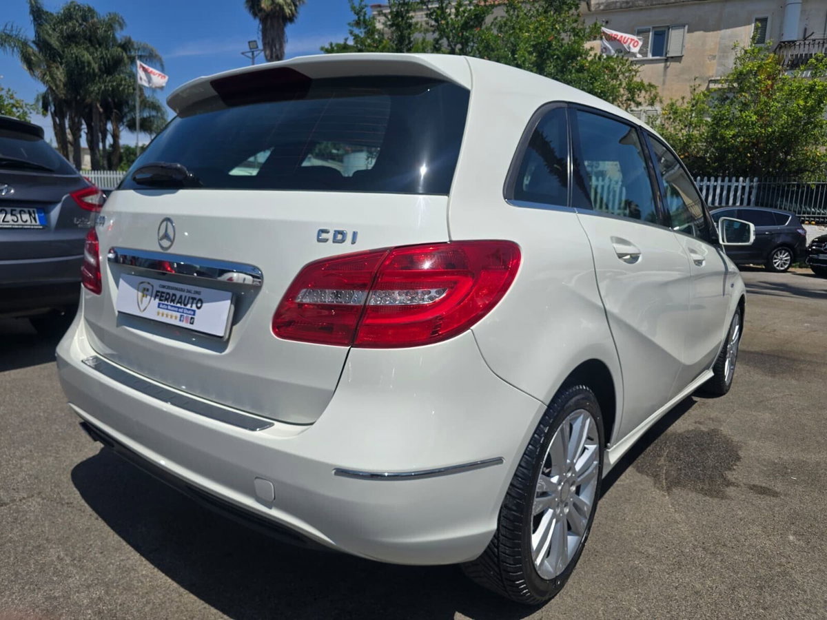 Mercedes-Benz Classe B 180 CDI BlueEFFICIENCY Premium (19)