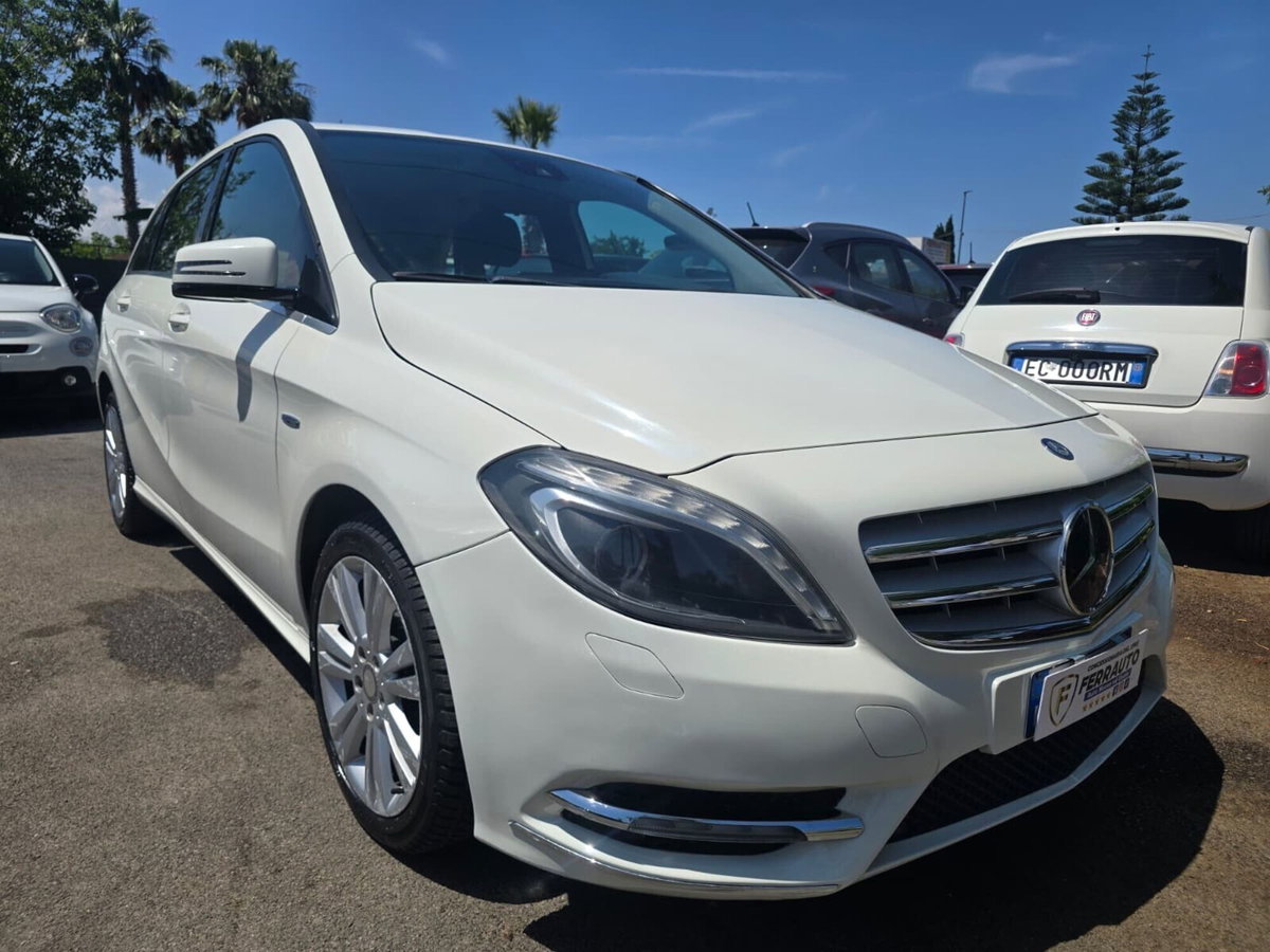 Mercedes-Benz Classe B 180 CDI BlueEFFICIENCY Premium (2)