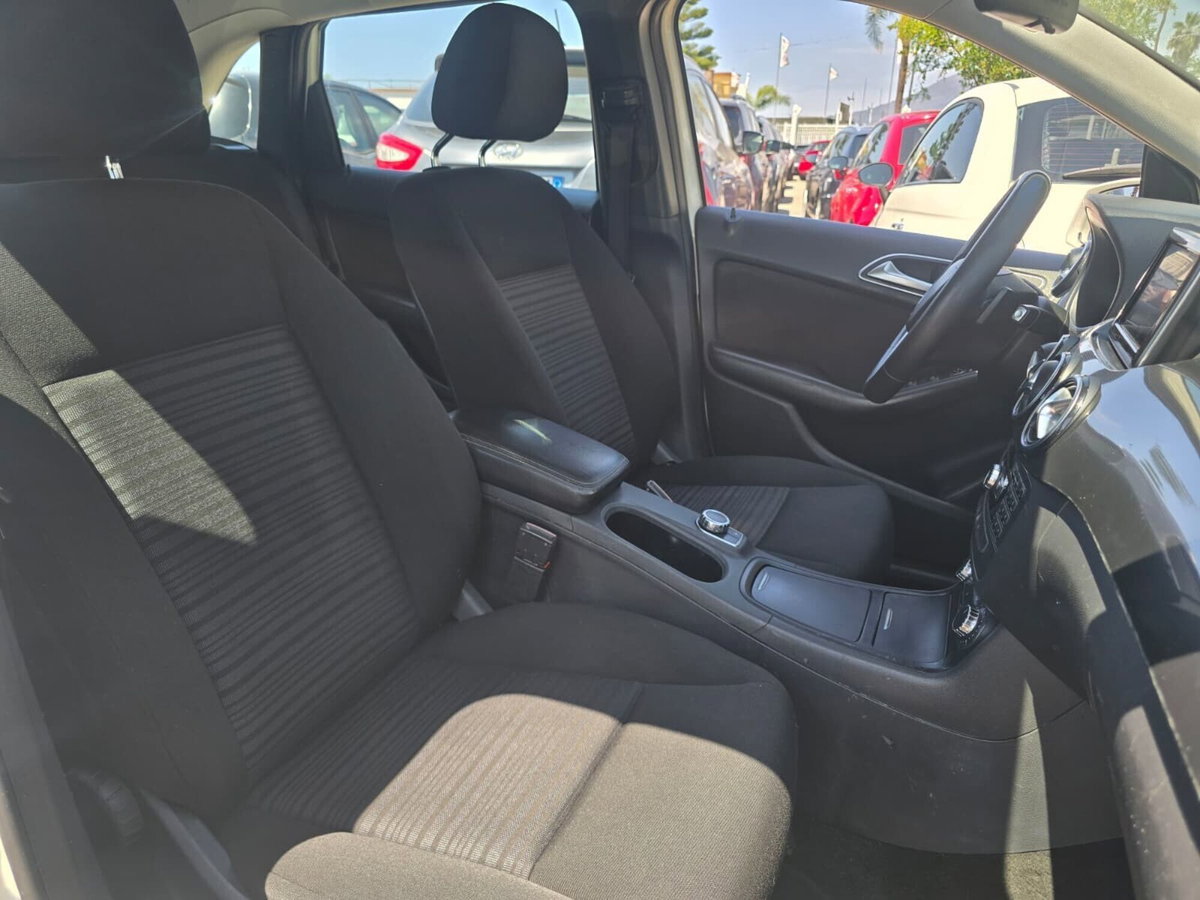 Mercedes-Benz Classe B 180 CDI BlueEFFICIENCY Premium (7)