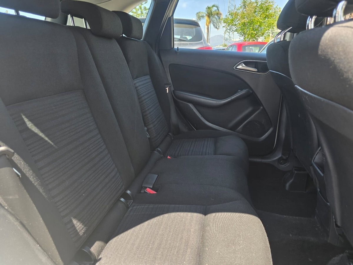 Mercedes-Benz Classe B 180 CDI BlueEFFICIENCY Premium (8)