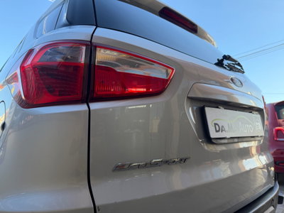 Ford EcoSport 1.5 TDCi 95 CV Titanium S (9)