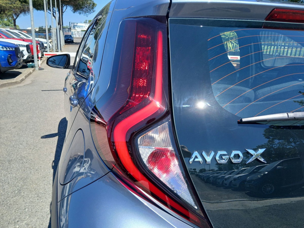 Toyota Aygo X 1.0 VVT-i 72 CV 5p. Undercover S-CVT (12)