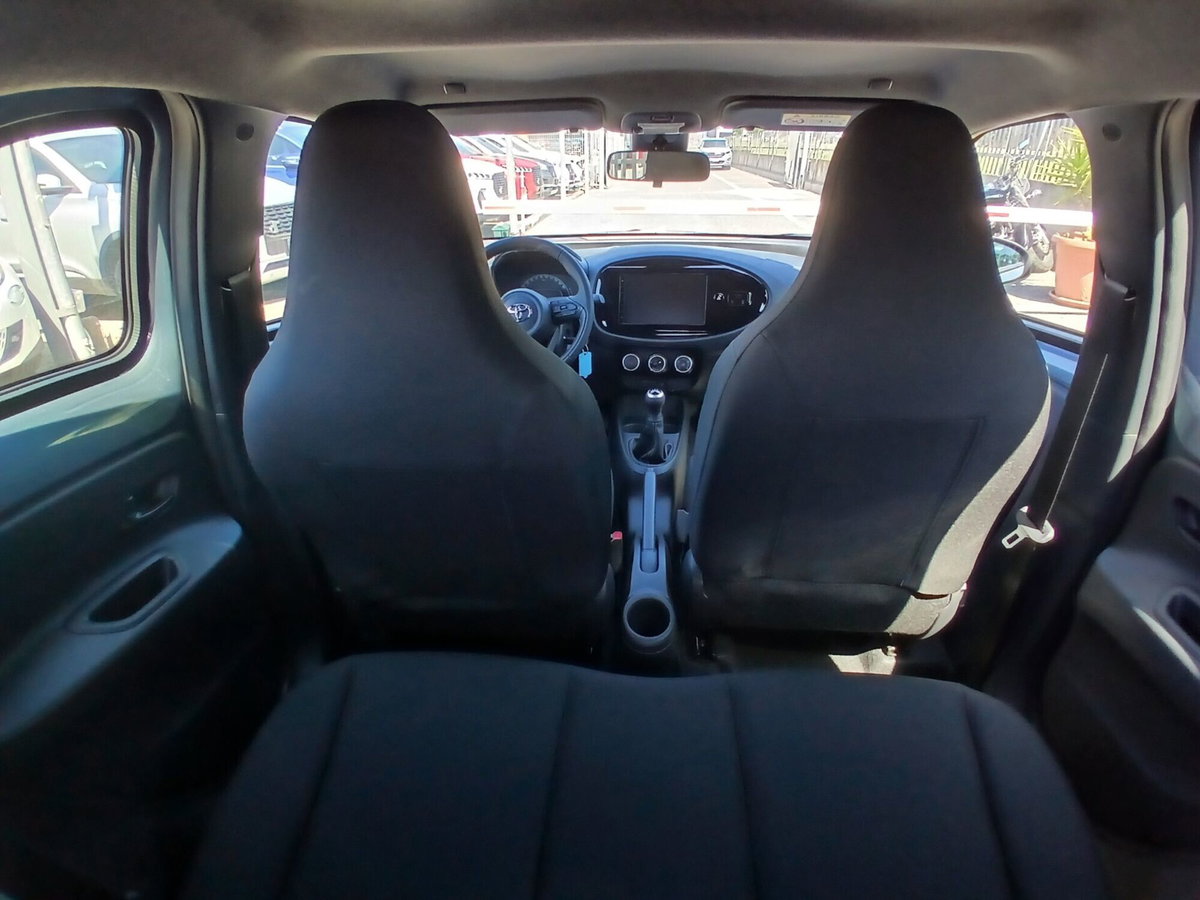 Toyota Aygo X 1.0 VVT-i 72 CV 5p. Undercover S-CVT (17)