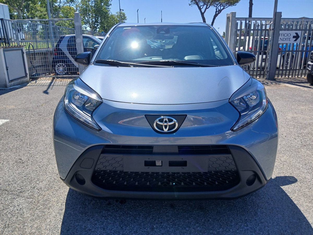 Toyota Aygo X 1.0 VVT-i 72 CV 5p. Undercover S-CVT (2)