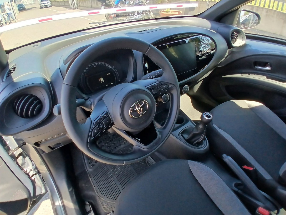 Toyota Aygo X 1.0 VVT-i 72 CV 5p. Undercover S-CVT (20)