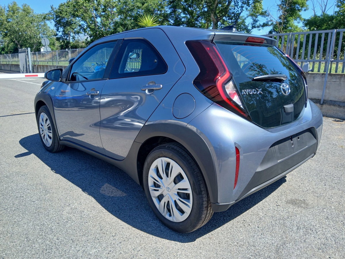 Toyota Aygo X 1.0 VVT-i 72 CV 5p. Undercover S-CVT (7)
