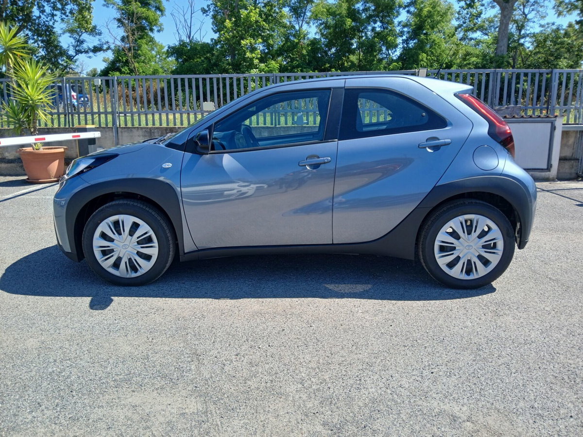 Toyota Aygo X 1.0 VVT-i 72 CV 5p. Undercover S-CVT (8)