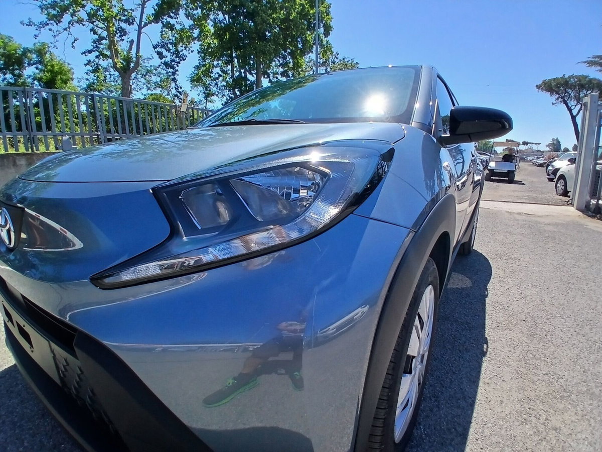 Toyota Aygo X 1.0 VVT-i 72 CV 5p. Undercover S-CVT (9)