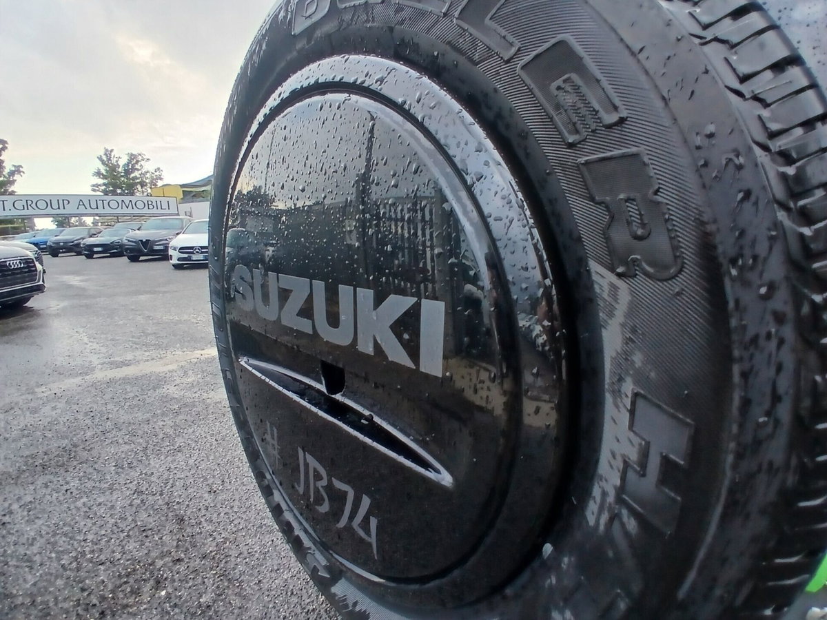 Suzuki Jimny 1.5 5MT Top (16)