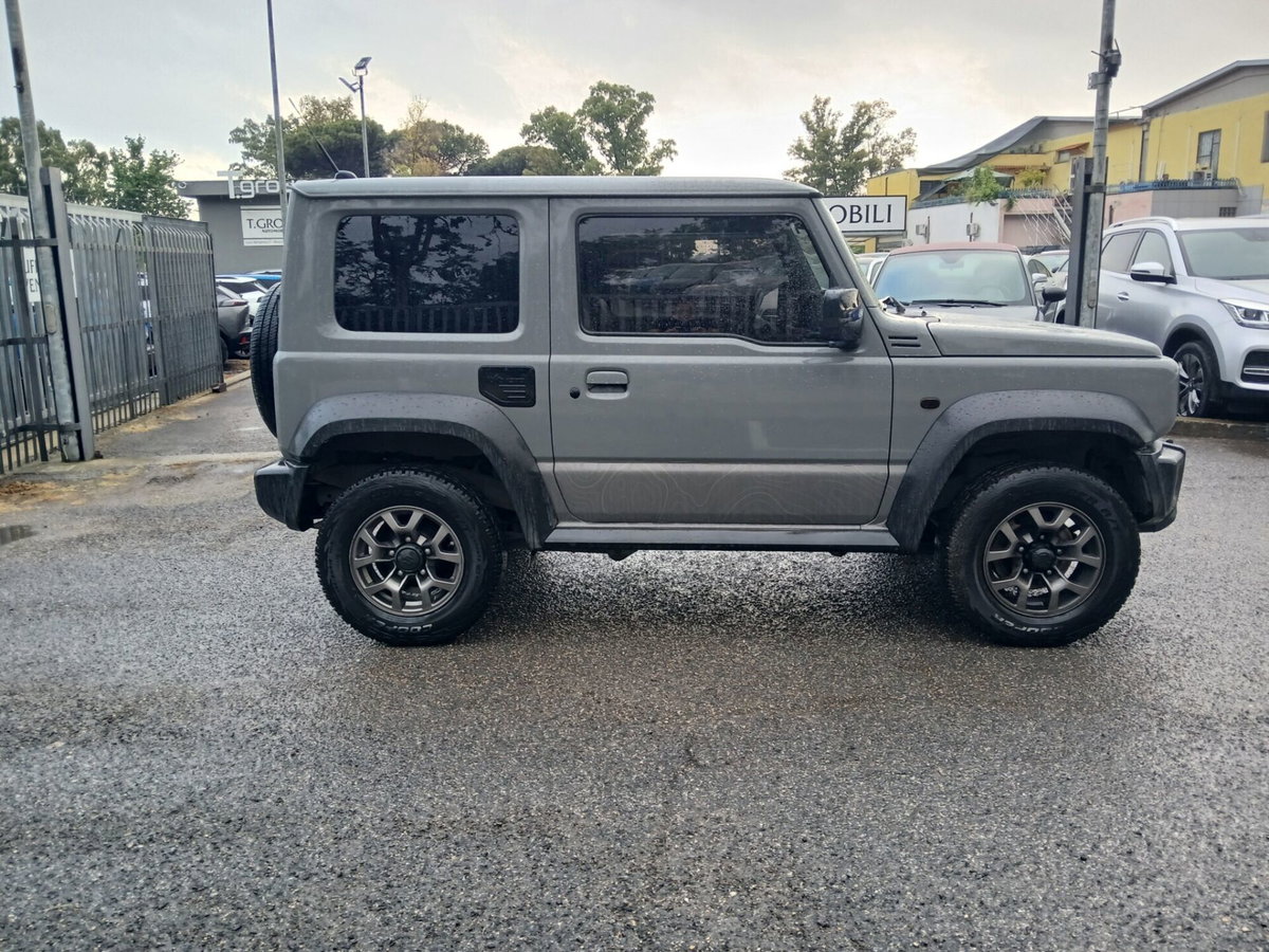 Suzuki Jimny 1.5 5MT Top (4)