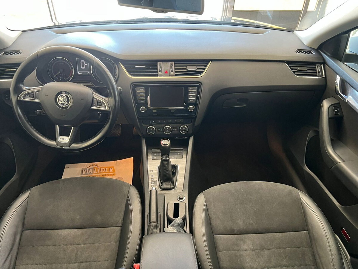 Skoda Octavia Station Wagon 2.0 TDI CR 180 CV 4x4 DSG Wagon Scout (13)