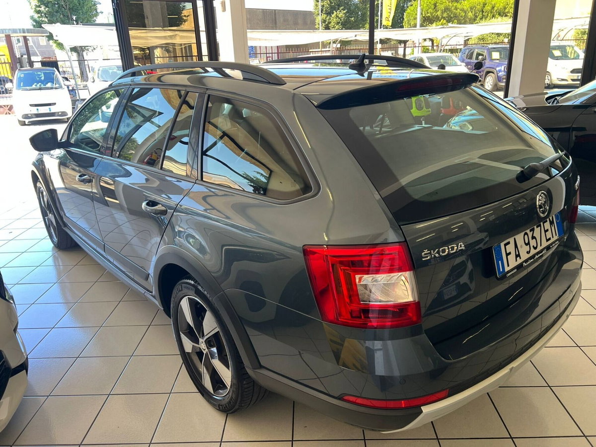 Skoda Octavia Station Wagon 2.0 TDI CR 180 CV 4x4 DSG Wagon Scout (6)