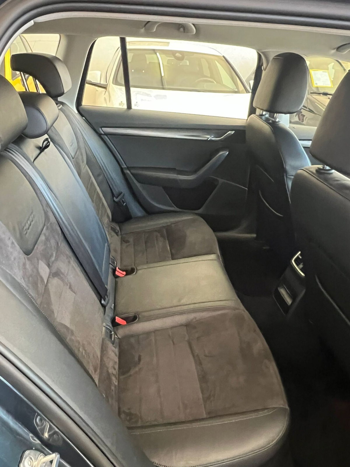 Skoda Octavia Station Wagon 2.0 TDI CR 180 CV 4x4 DSG Wagon Scout (9)
