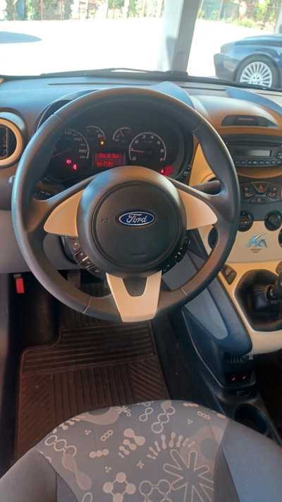 Ford Ka 1.2 8V 69CV Titanium (10)