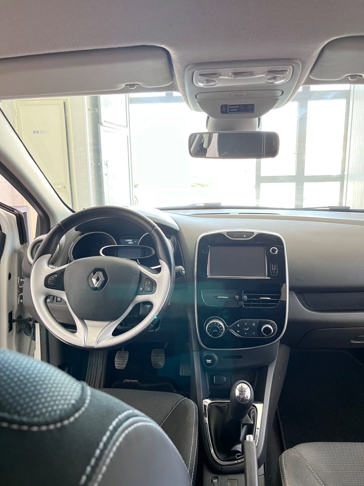 Renault Clio 1.5 dCi 90CV 3 porte Luxe (10)