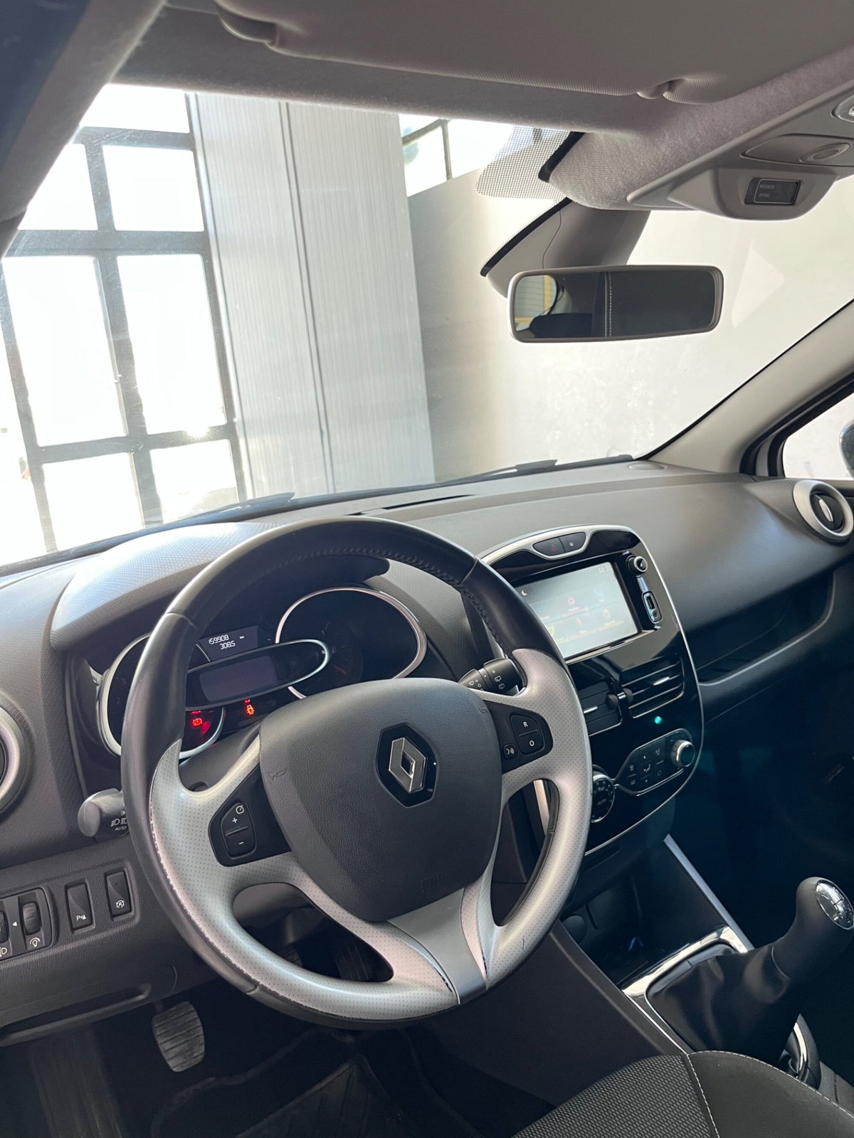 Renault Clio 1.5 dCi 90CV 3 porte Luxe (12)
