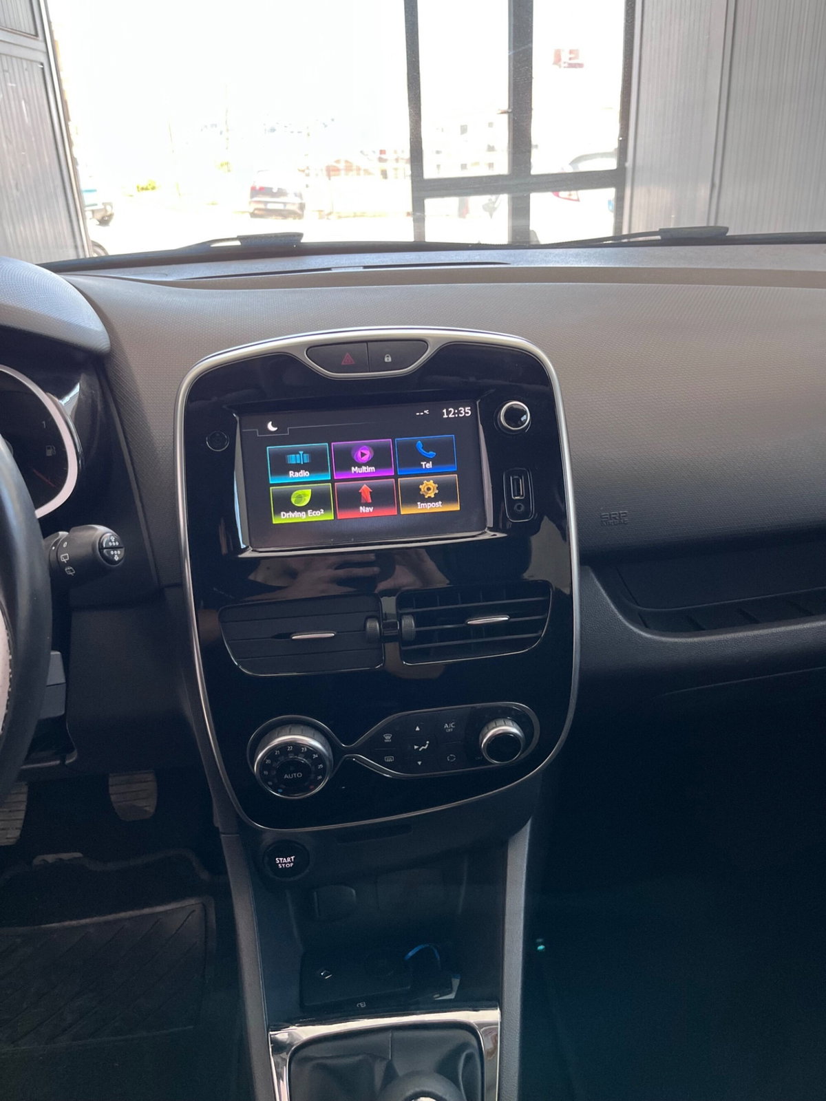Renault Clio 1.5 dCi 90CV 3 porte Luxe (13)