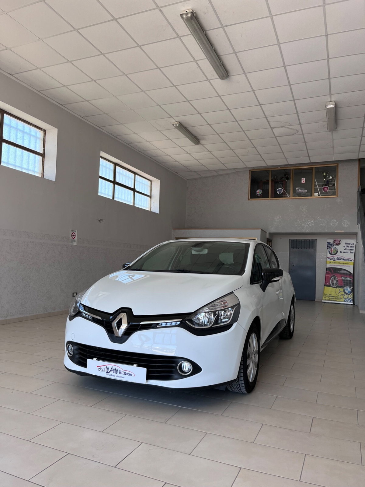 Renault Clio 1.5 dCi 90CV 3 porte Luxe (3)
