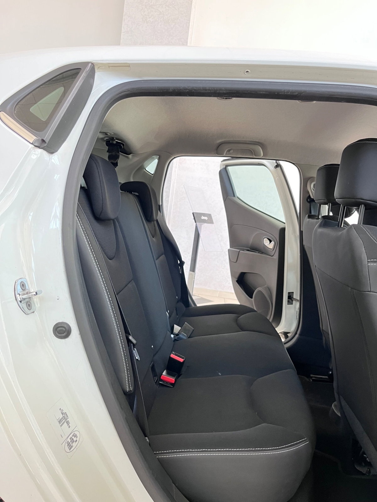Renault Clio 1.5 dCi 90CV 3 porte Luxe (9)