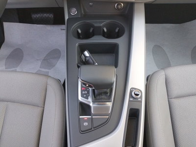 Audi A4 Avant 40 TFSI S tronic Business (14)