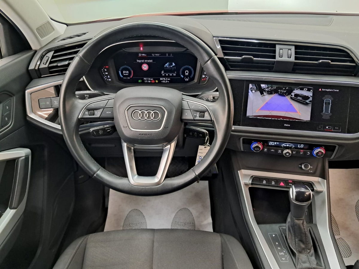 Audi Q3 35 TDI quattro S tronic Business (11)