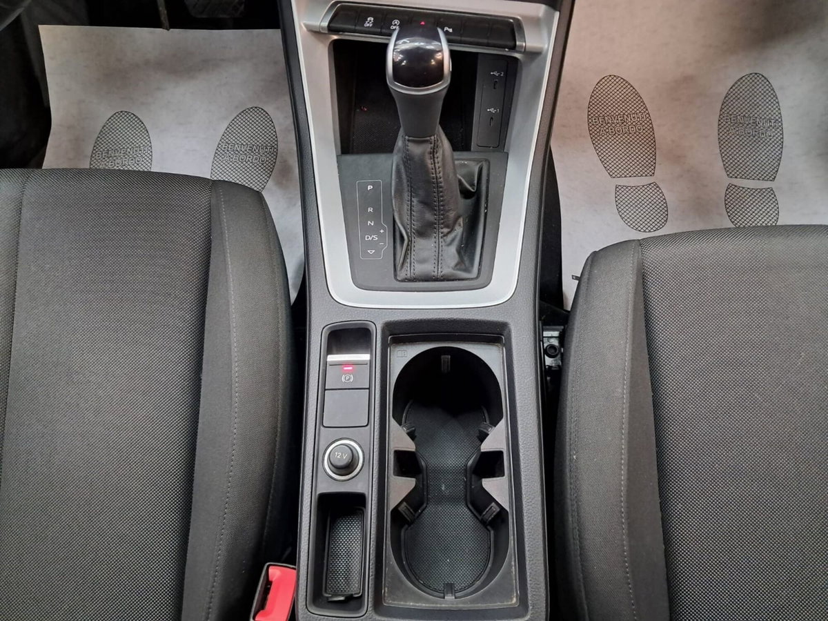 Audi Q3 35 TDI quattro S tronic Business (13)