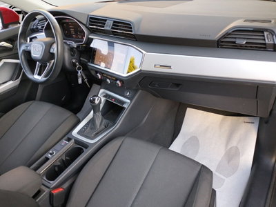 Audi Q3 35 TDI quattro S tronic Business (14)