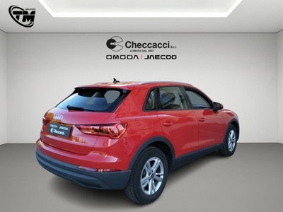 Audi Q3 35 TDI quattro S tronic Business (4)