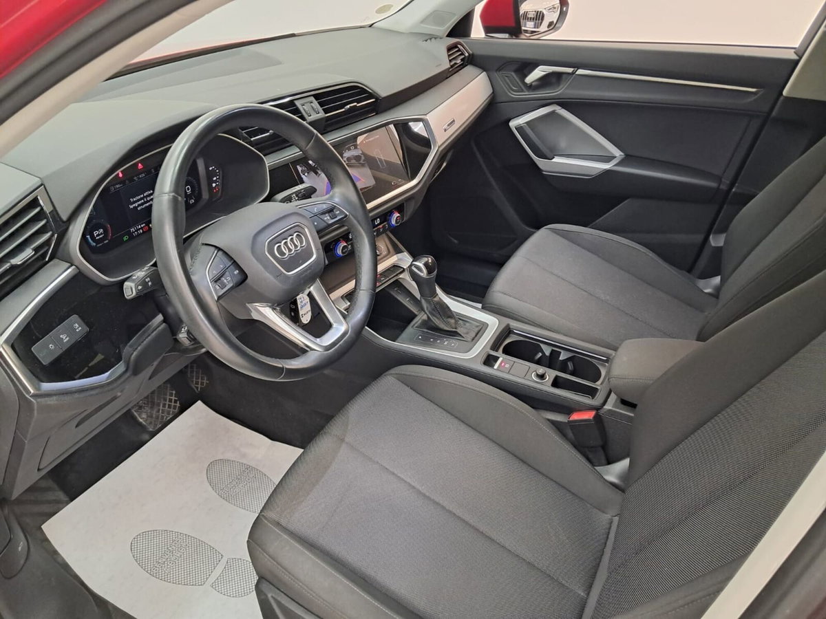 Audi Q3 35 TDI quattro S tronic Business (7)