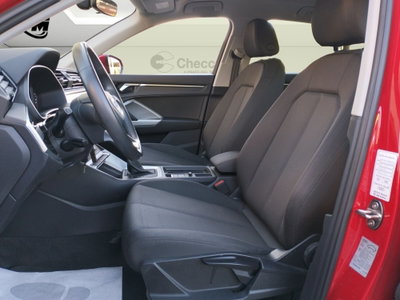 Audi Q3 35 TDI quattro S tronic Business (8)