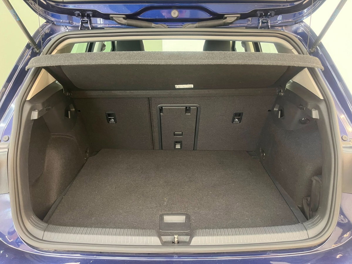 Volkswagen Golf 1.0 TSI EVO Life (6)