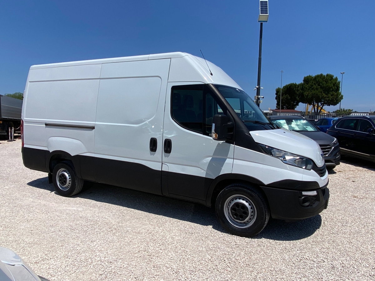 Iveco Daily Furgone 35S15V 2.3 HPT PM-TM Furgone (2)