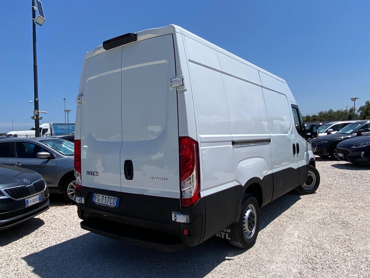 Iveco Daily Furgone 35S15V 2.3 HPT PM-TM Furgone (3)