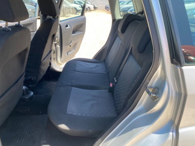 Ford Fiesta 1.4 TDCi 5p. Ghia (10)