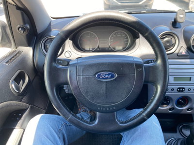 Ford Fiesta 1.4 TDCi 5p. Ghia (18)