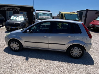 Ford Fiesta 1.4 TDCi 5p. Ghia (6)