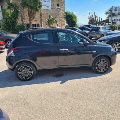 Lancia Ypsilon 1.0 FireFly 5 porte S&S Hybrid Ecochic Gold (3)