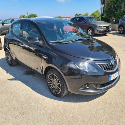 Lancia Ypsilon 1.0 FireFly 5 porte S&S Hybrid Ecochic Gold (8)