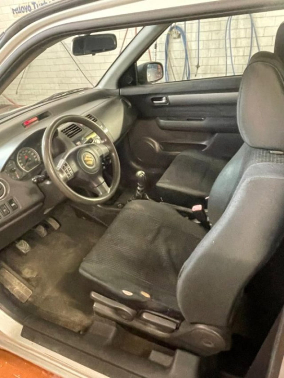 Suzuki Swift 1.3 DDiS 3p. GL (5)