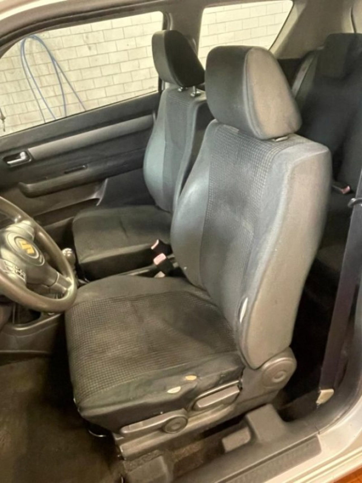 Suzuki Swift 1.3 DDiS 3p. GL (6)