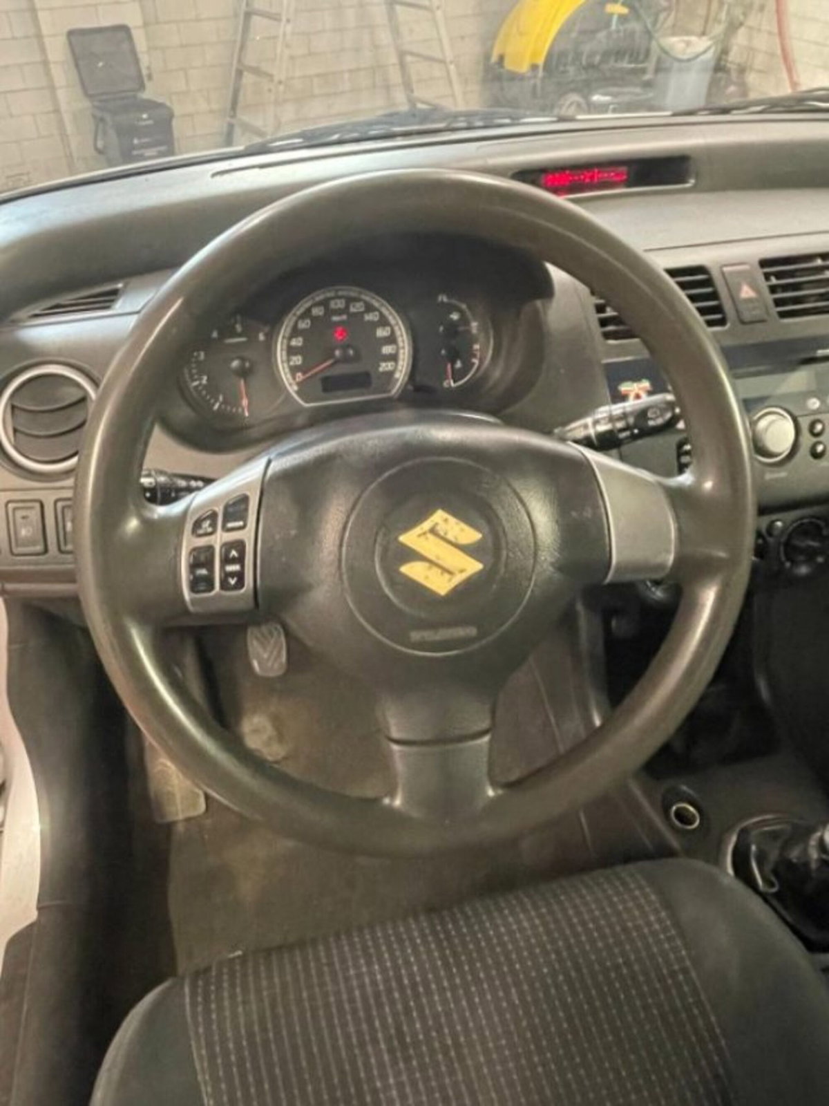 Suzuki Swift 1.3 DDiS 3p. GL (8)