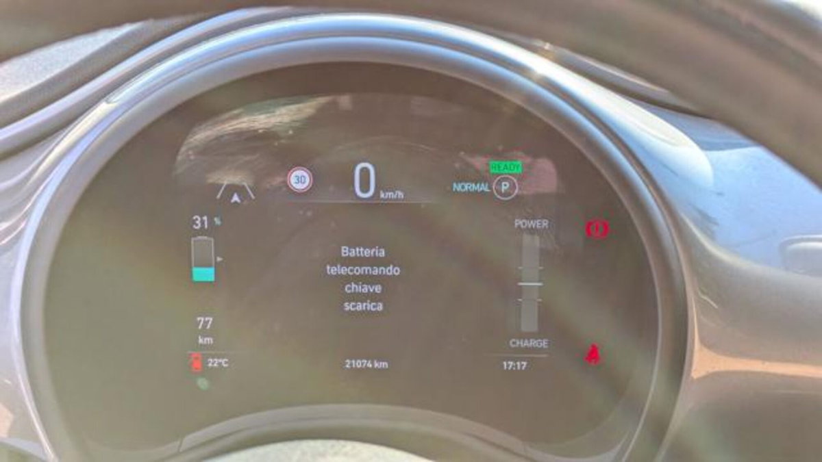 Fiat 500e Icon Berlina 23,65 kWh (7)