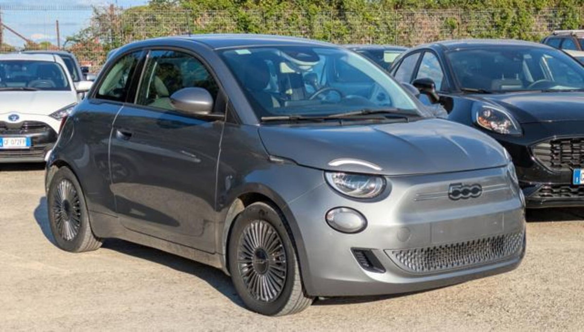 Fiat 500e Icon Berlina 23,65 kWh (2)
