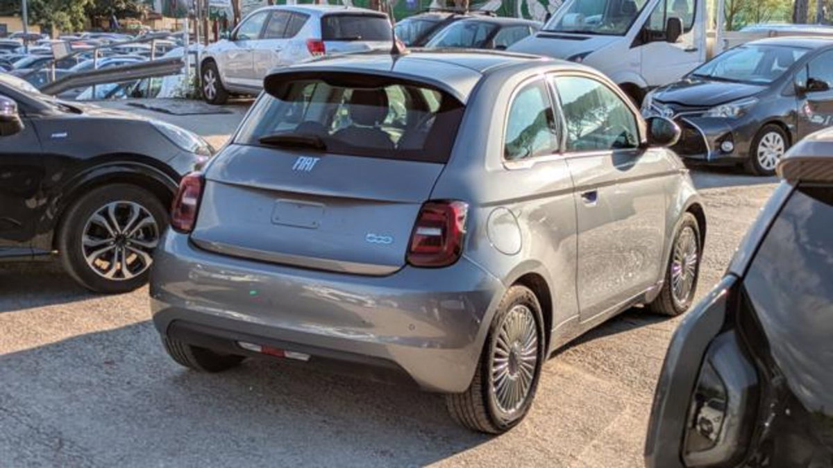 Fiat 500e Icon Berlina 23,65 kWh (5)