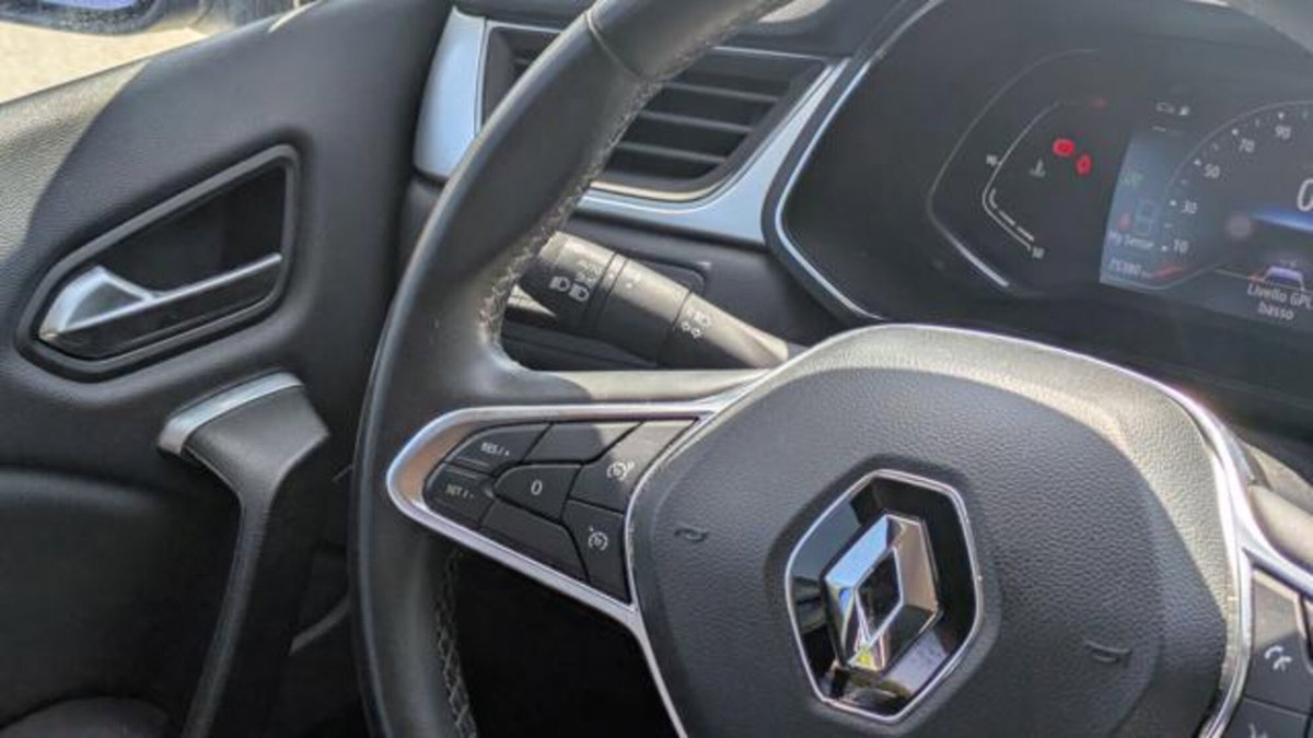 Renault Captur TCe 100 CV GPL FAP Intens (11)