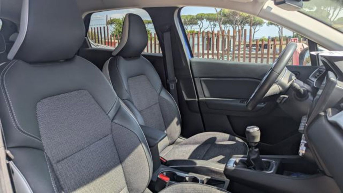Renault Captur TCe 100 CV GPL FAP Intens (18)