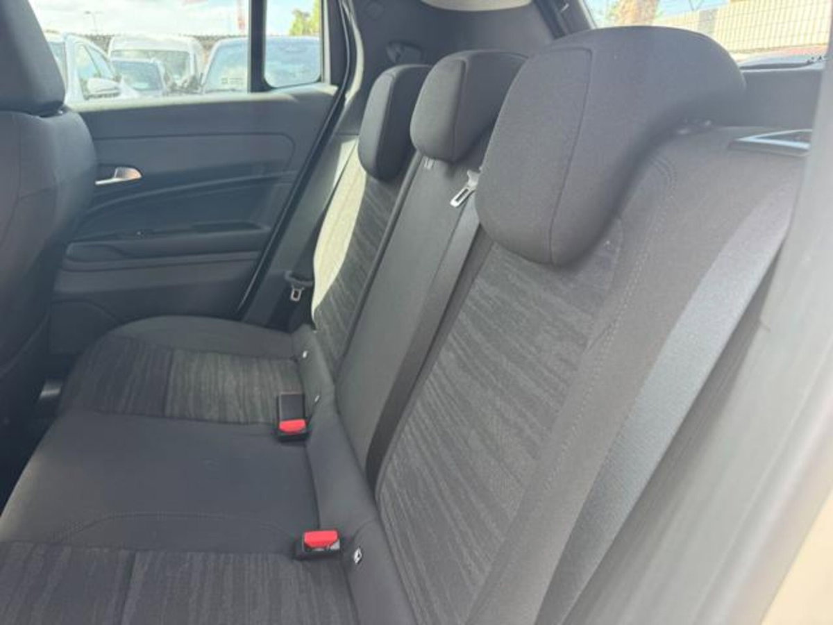 Jeep Avenger 1.2 turbo Longitude fwd 100cv (16)