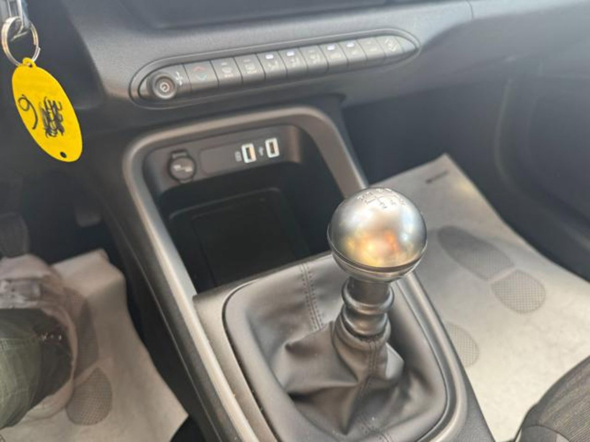 Jeep Avenger 1.2 turbo Longitude fwd 100cv (13)