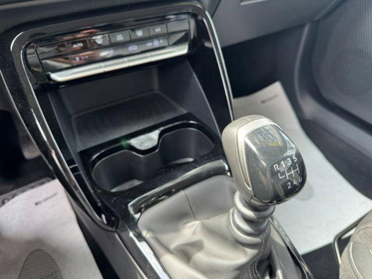 Citroen C3 1.2 puretech turbo Business 100cv s&s (11)