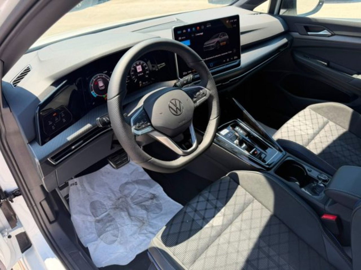 Volkswagen Golf Variant 1.5 eTSI 150 CV EVO ACT DSG R-Line (11)